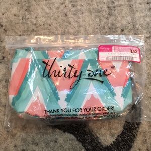 Clear clip pouch painted peaks.